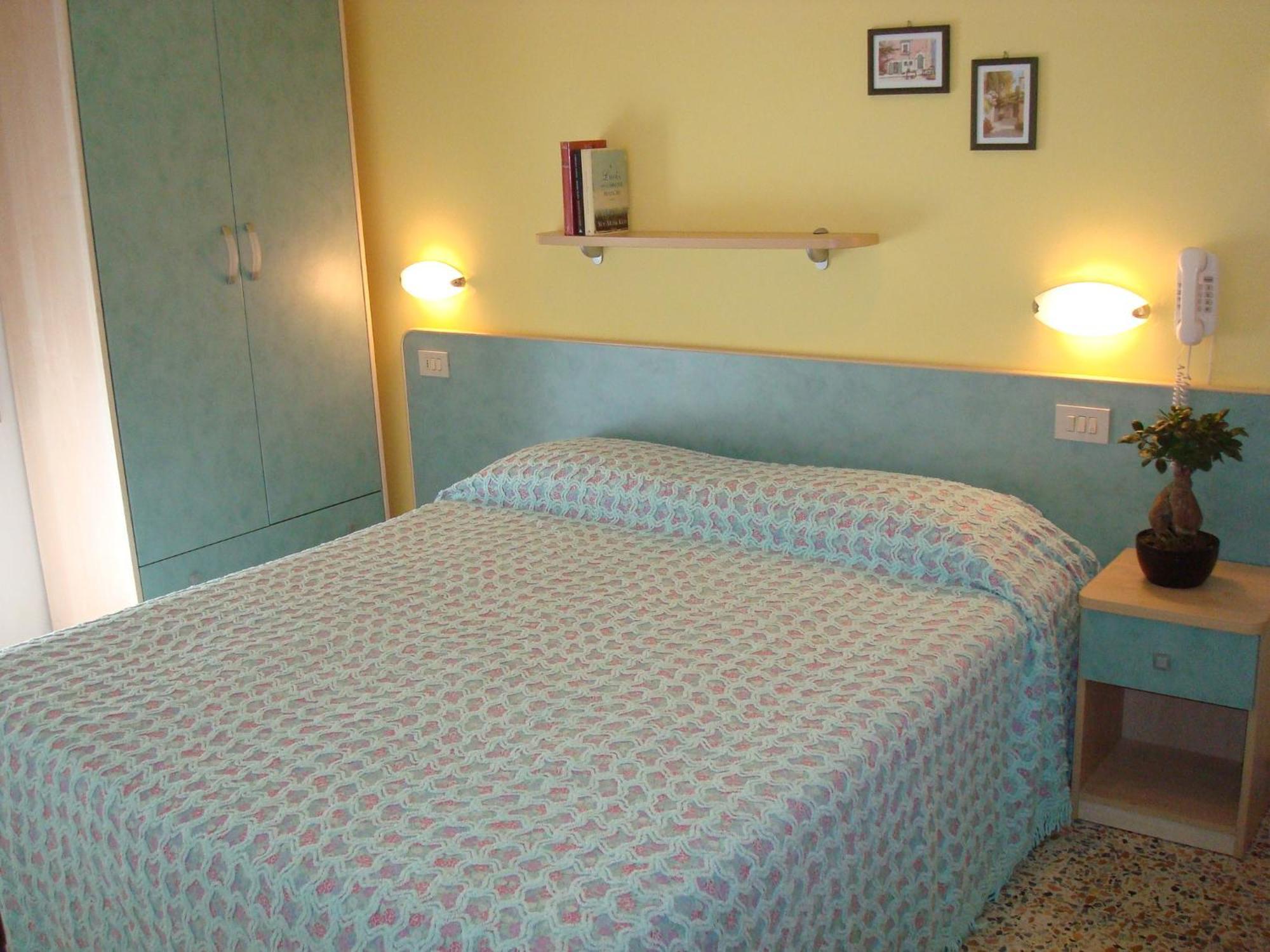 Hotel Villa Ersilia Rimini B&B Exterior photo